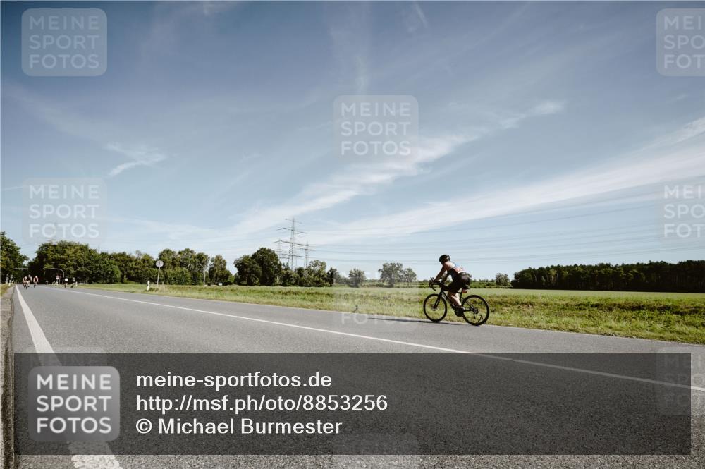07.09.2025 - 19. Norderstedt Triathlon Michael Burmester http://msf.ph/oto/8853256 07.09.2025 11:46:44 Radfahren 787 meine-sportfotos.de