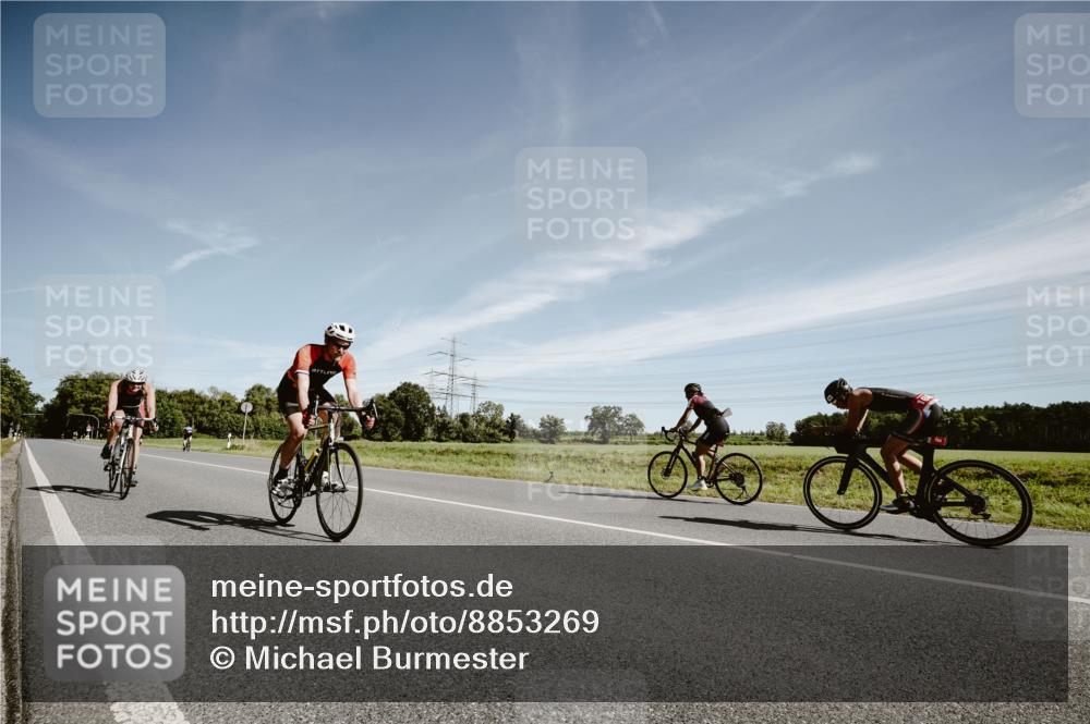 07.09.2025 - 19. Norderstedt Triathlon Michael Burmester http://msf.ph/oto/8853269 07.09.2025 11:46:51 Radfahren 736, 1258, 1333 meine-sportfotos.de