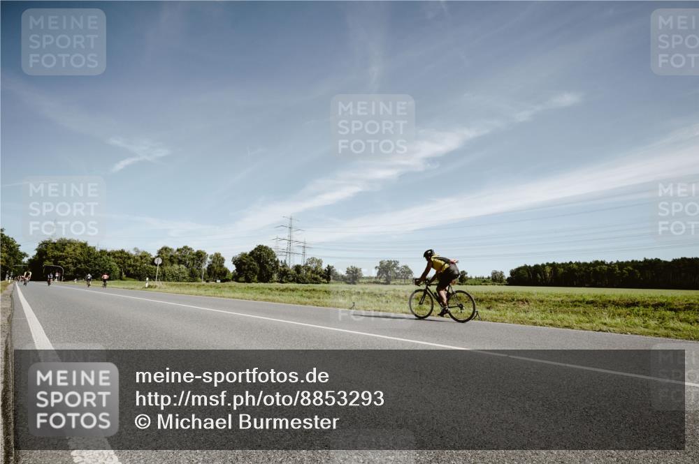 07.09.2025 - 19. Norderstedt Triathlon Michael Burmester http://msf.ph/oto/8853293 07.09.2025 11:47:22 Radfahren 191 meine-sportfotos.de