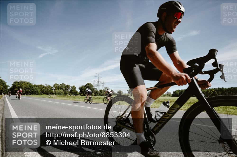 07.09.2025 - 19. Norderstedt Triathlon Michael Burmester http://msf.ph/oto/8853304 07.09.2025 11:47:31 Radfahren 155, 201, 252 meine-sportfotos.de