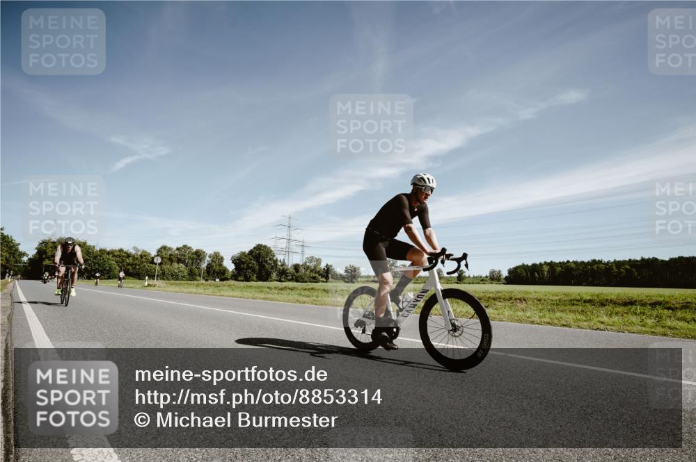 07.09.2025 - 19. Norderstedt Triathlon Michael Burmester http://msf.ph/oto/8853314 07.09.2025 11:47:35 Radfahren 155, 201, 1225, 1320 meine-sportfotos.de