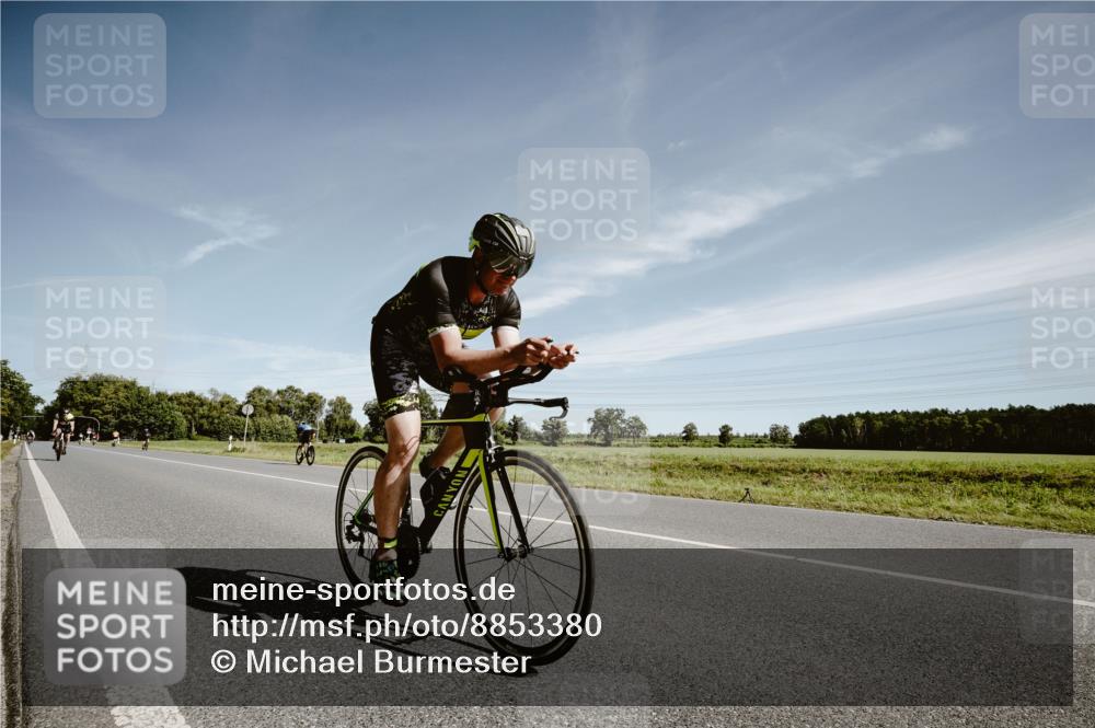 07.09.2025 - 19. Norderstedt Triathlon Michael Burmester http://msf.ph/oto/8853380 07.09.2025 11:48:19 Radfahren 138, 154, 1265 meine-sportfotos.de
