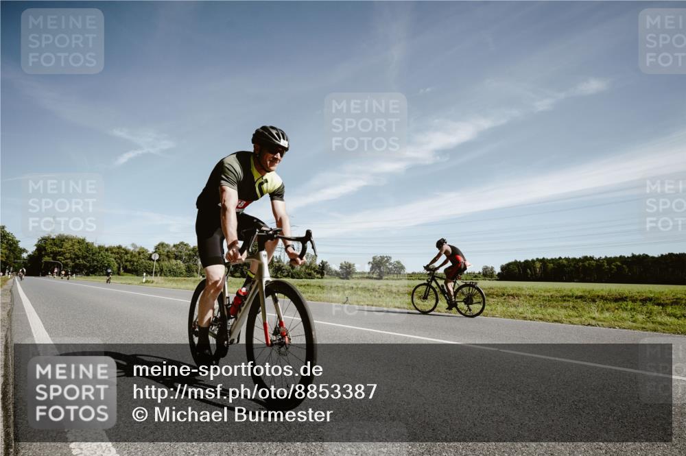 07.09.2025 - 19. Norderstedt Triathlon Michael Burmester http://msf.ph/oto/8853387 07.09.2025 11:48:21 Radfahren 138, 1265 meine-sportfotos.de