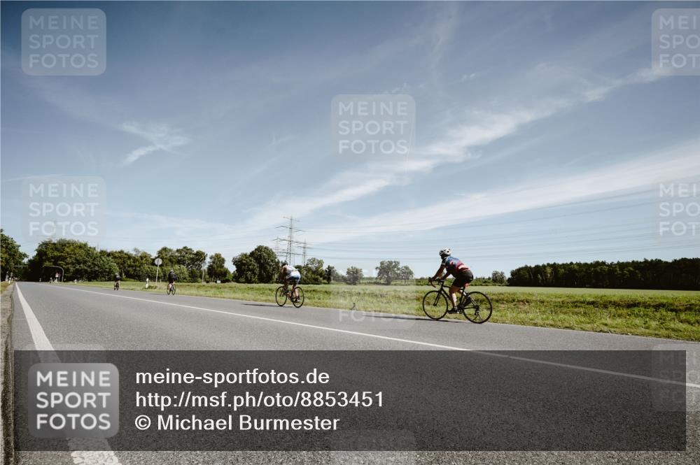 07.09.2025 - 19. Norderstedt Triathlon Michael Burmester http://msf.ph/oto/8853451 07.09.2025 11:49:29 Radfahren  meine-sportfotos.de