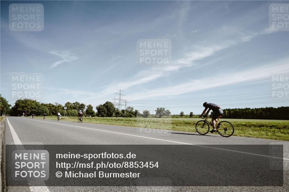 07.09.2025 - 19. Norderstedt Triathlon Michael Burmester http://msf.ph/oto/8853454 07.09.2025 11:49:31 Radfahren  meine-sportfotos.de