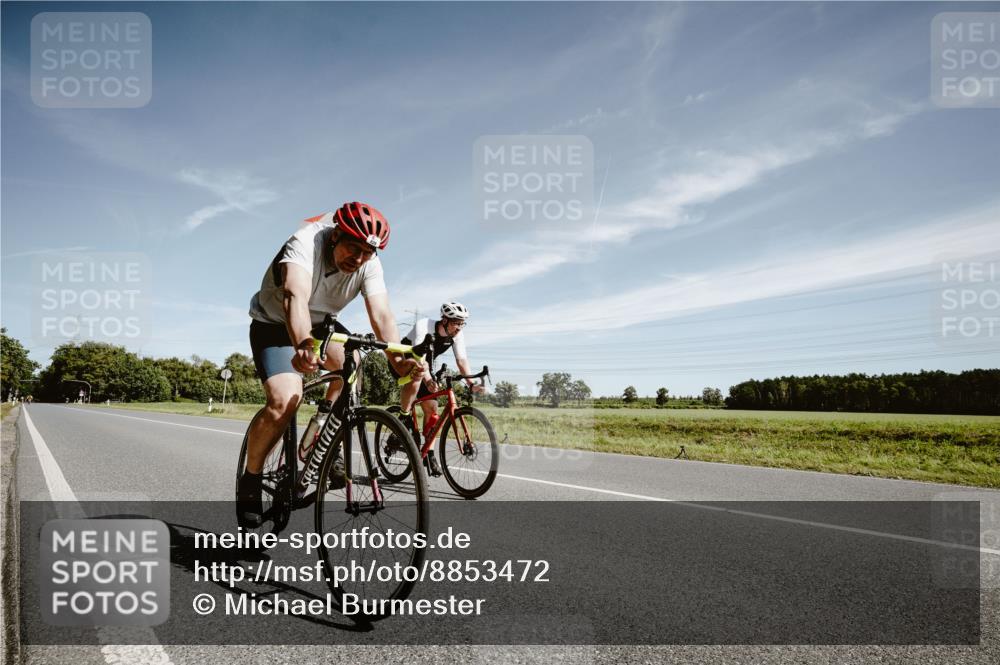 07.09.2025 - 19. Norderstedt Triathlon Michael Burmester http://msf.ph/oto/8853472 07.09.2025 11:50:00 Radfahren 826, 849 meine-sportfotos.de