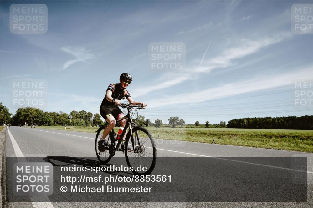 07.09.2025 - 19. Norderstedt Triathlon Michael Burmester http://msf.ph/oto/8853561 07.09.2025 11:51:33 Radfahren 299 meine-sportfotos.de
