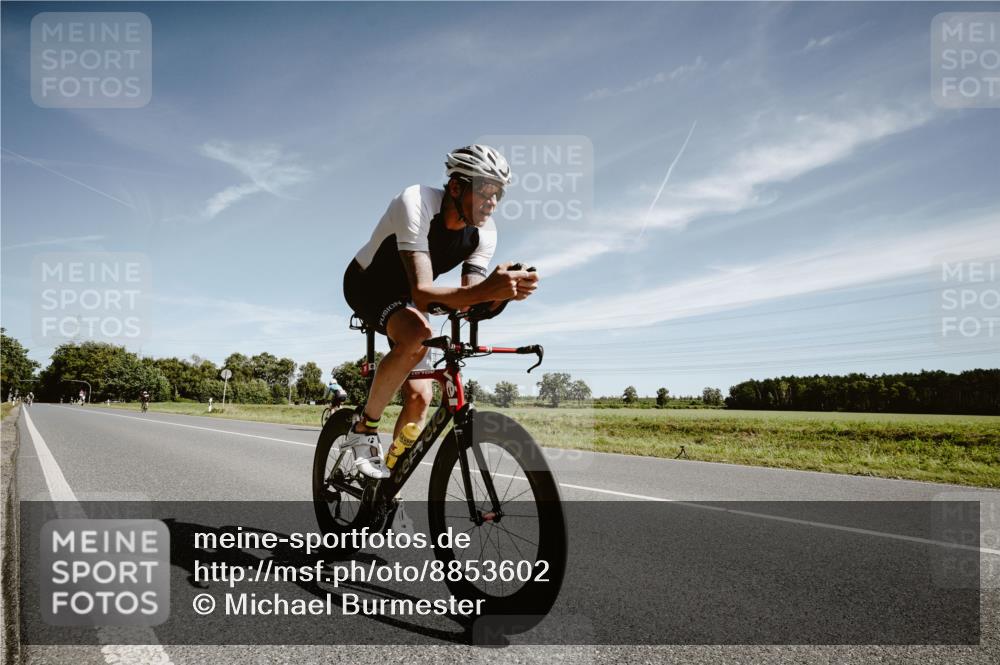 07.09.2025 - 19. Norderstedt Triathlon Michael Burmester http://msf.ph/oto/8853602 07.09.2025 11:52:02 Radfahren 768 meine-sportfotos.de