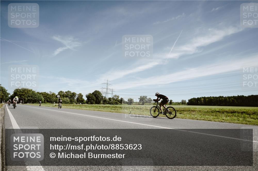 07.09.2025 - 19. Norderstedt Triathlon Michael Burmester http://msf.ph/oto/8853623 07.09.2025 11:52:15 Radfahren 719 meine-sportfotos.de