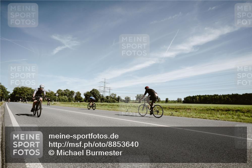 07.09.2025 - 19. Norderstedt Triathlon Michael Burmester http://msf.ph/oto/8853640 07.09.2025 11:52:19 Radfahren 184, 719 meine-sportfotos.de