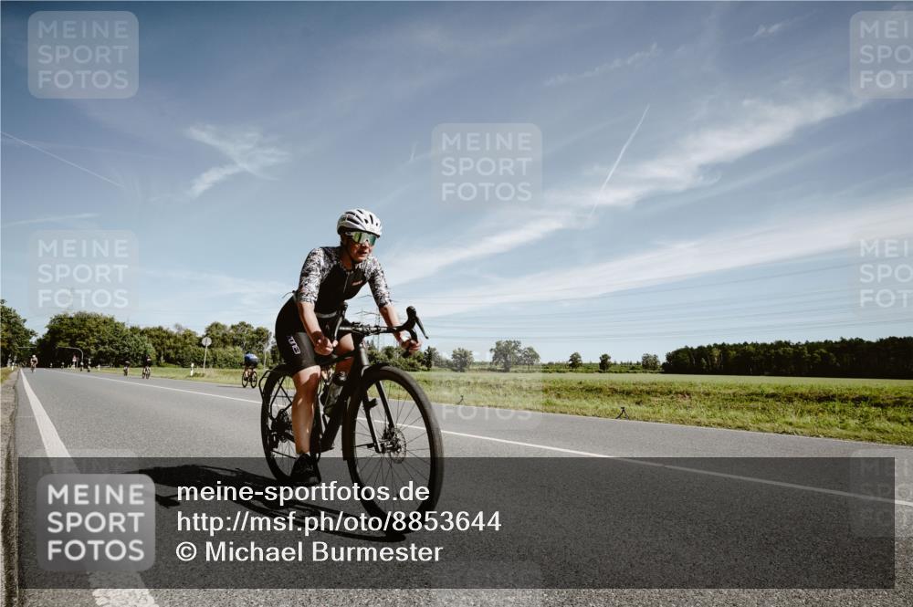 07.09.2025 - 19. Norderstedt Triathlon Michael Burmester http://msf.ph/oto/8853644 07.09.2025 11:52:20 Radfahren 184, 719 meine-sportfotos.de