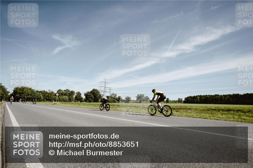07.09.2025 - 19. Norderstedt Triathlon Michael Burmester http://msf.ph/oto/8853651 07.09.2025 11:52:23 Radfahren 184 meine-sportfotos.de