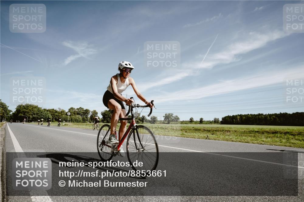 07.09.2025 - 19. Norderstedt Triathlon Michael Burmester http://msf.ph/oto/8853661 07.09.2025 11:52:28 Radfahren 731 meine-sportfotos.de