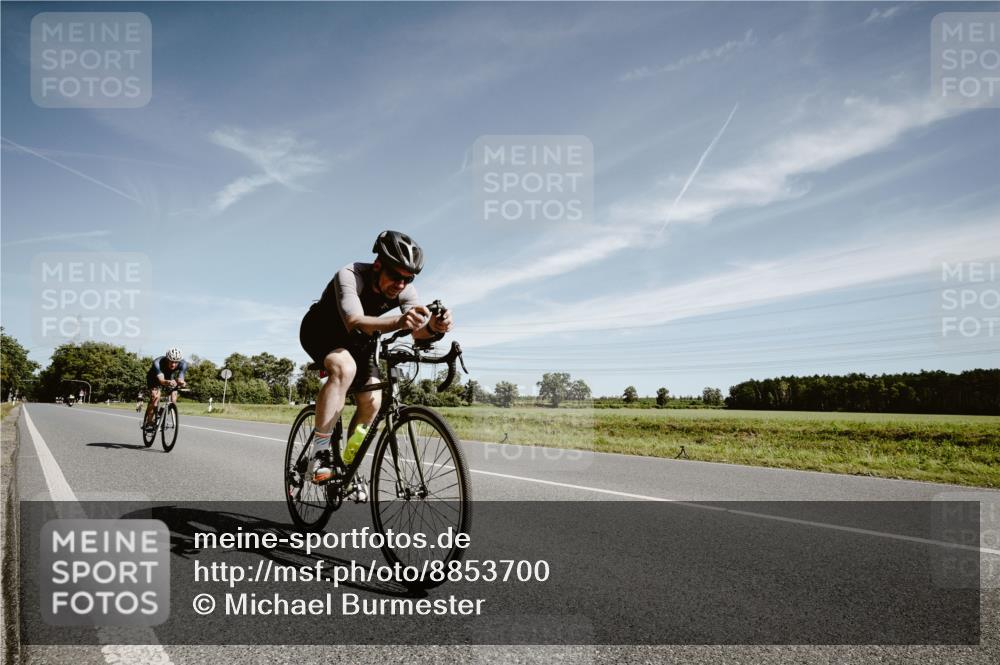 07.09.2025 - 19. Norderstedt Triathlon Michael Burmester http://msf.ph/oto/8853700 07.09.2025 11:52:51 Radfahren 136, 791, 837 meine-sportfotos.de