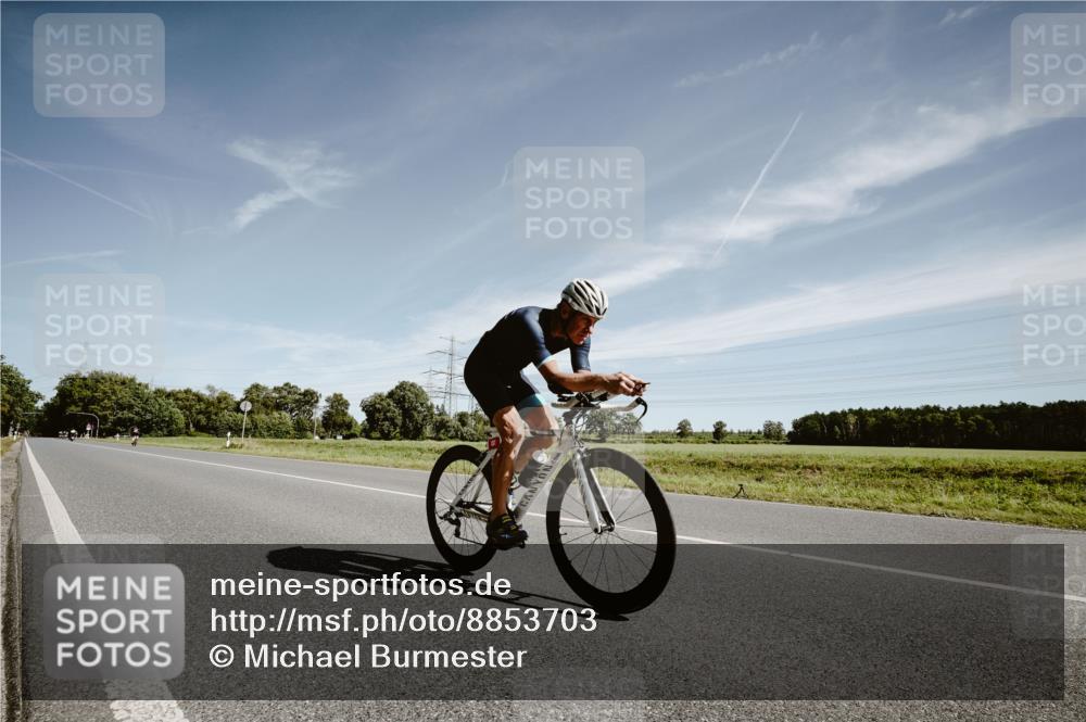 07.09.2025 - 19. Norderstedt Triathlon Michael Burmester http://msf.ph/oto/8853703 07.09.2025 11:52:52 Radfahren 136, 791, 837 meine-sportfotos.de