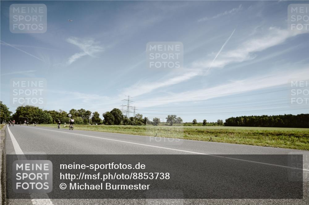 07.09.2025 - 19. Norderstedt Triathlon Michael Burmester http://msf.ph/oto/8853738 07.09.2025 11:53:16 Radfahren 778 meine-sportfotos.de