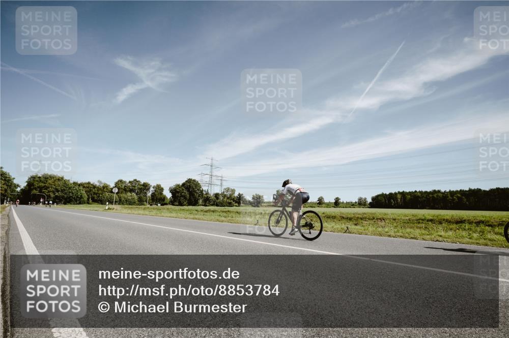 07.09.2025 - 19. Norderstedt Triathlon Michael Burmester http://msf.ph/oto/8853784 07.09.2025 11:53:50 Radfahren 1246 meine-sportfotos.de