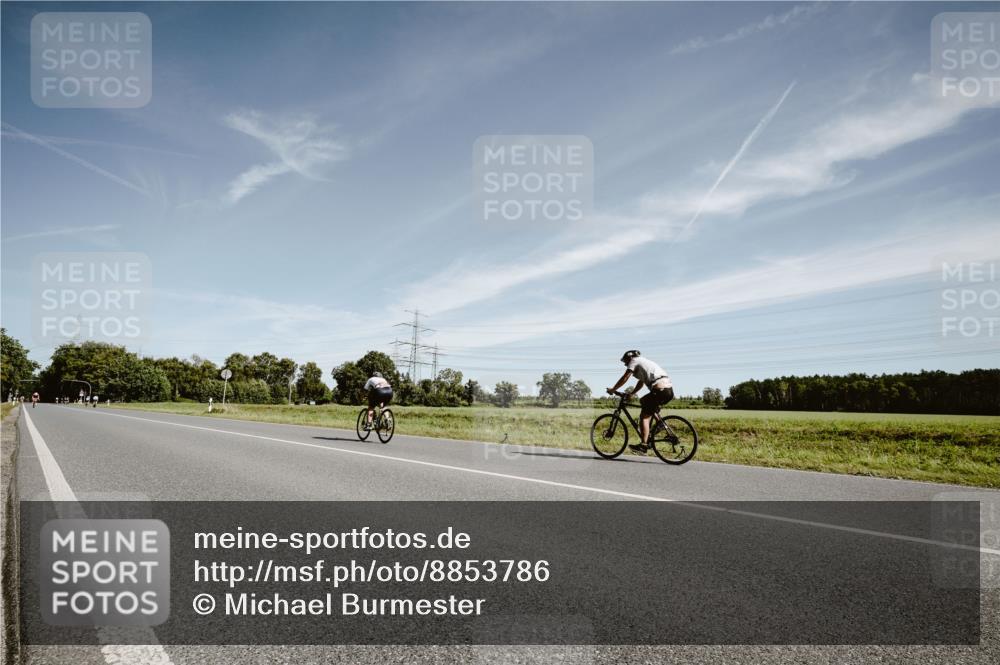 07.09.2025 - 19. Norderstedt Triathlon Michael Burmester http://msf.ph/oto/8853786 07.09.2025 11:53:51 Radfahren 1246 meine-sportfotos.de