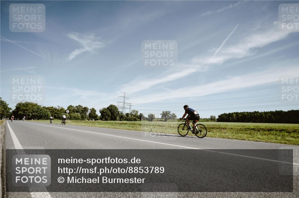 07.09.2025 - 19. Norderstedt Triathlon Michael Burmester http://msf.ph/oto/8853789 07.09.2025 11:53:54 Radfahren  meine-sportfotos.de