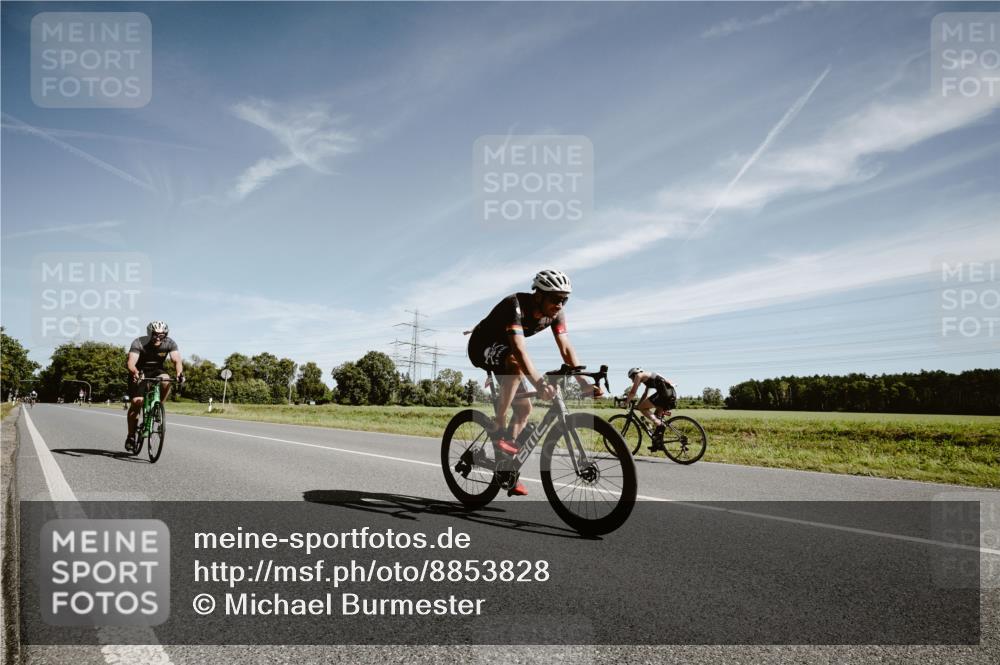07.09.2025 - 19. Norderstedt Triathlon Michael Burmester http://msf.ph/oto/8853828 07.09.2025 11:54:23 Radfahren 748, 1233 meine-sportfotos.de