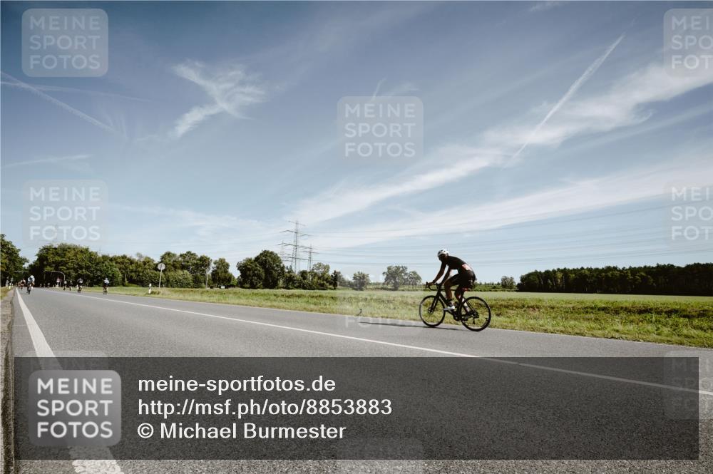 07.09.2025 - 19. Norderstedt Triathlon Michael Burmester http://msf.ph/oto/8853883 07.09.2025 11:55:00 Radfahren 1315 meine-sportfotos.de