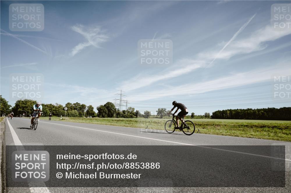 07.09.2025 - 19. Norderstedt Triathlon Michael Burmester http://msf.ph/oto/8853886 07.09.2025 11:55:04 Radfahren 807 meine-sportfotos.de