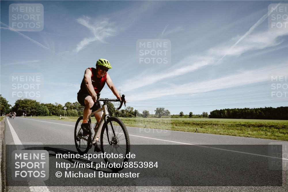 07.09.2025 - 19. Norderstedt Triathlon Michael Burmester http://msf.ph/oto/8853984 07.09.2025 11:56:12 Radfahren 823 meine-sportfotos.de