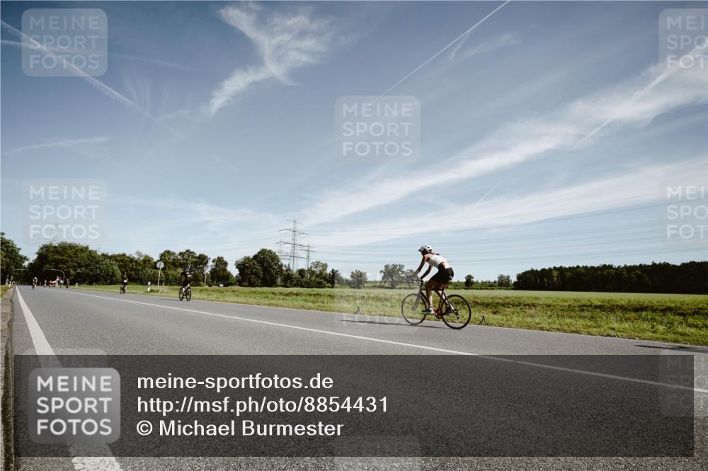07.09.2025 - 19. Norderstedt Triathlon Michael Burmester http://msf.ph/oto/8854431 07.09.2025 11:58:00 Radfahren  meine-sportfotos.de