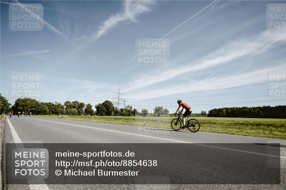 07.09.2025 - 19. Norderstedt Triathlon Michael Burmester http://msf.ph/oto/8854638 07.09.2025 11:59:58 Radfahren 237, 795, 1258 meine-sportfotos.de