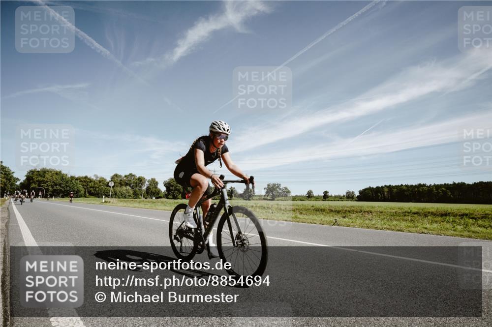 07.09.2025 - 19. Norderstedt Triathlon Michael Burmester http://msf.ph/oto/8854694 07.09.2025 12:00:29 Radfahren 1343, 1361 meine-sportfotos.de