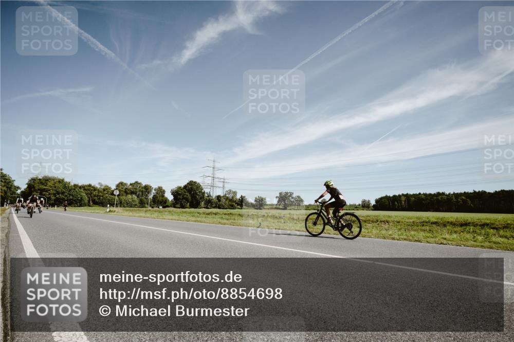 07.09.2025 - 19. Norderstedt Triathlon Michael Burmester http://msf.ph/oto/8854698 07.09.2025 12:00:30 Radfahren 216, 292, 1343, 1361 meine-sportfotos.de