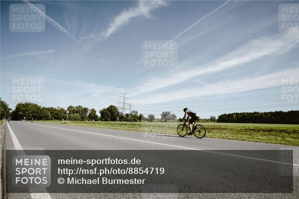 07.09.2025 - 19. Norderstedt Triathlon Michael Burmester http://msf.ph/oto/8854719 07.09.2025 12:00:39 Radfahren  meine-sportfotos.de