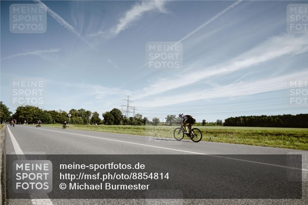 07.09.2025 - 19. Norderstedt Triathlon Michael Burmester http://msf.ph/oto/8854814 07.09.2025 12:01:23 Radfahren 1220, 1370 meine-sportfotos.de
