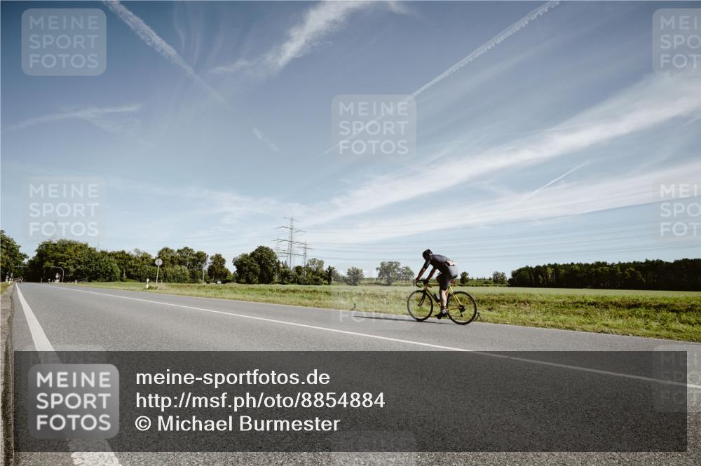 07.09.2025 - 19. Norderstedt Triathlon Michael Burmester http://msf.ph/oto/8854884 07.09.2025 12:02:08 Radfahren  meine-sportfotos.de