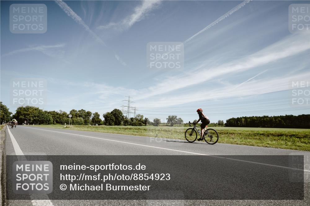 07.09.2025 - 19. Norderstedt Triathlon Michael Burmester http://msf.ph/oto/8854923 07.09.2025 12:02:43 Radfahren 1237 meine-sportfotos.de