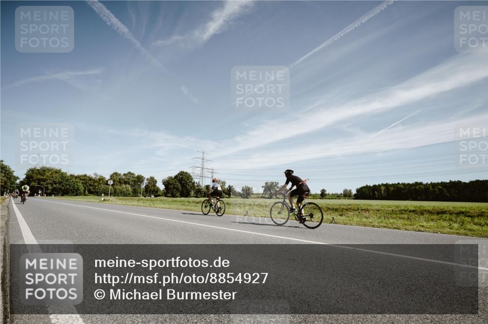07.09.2025 - 19. Norderstedt Triathlon Michael Burmester http://msf.ph/oto/8854927 07.09.2025 12:02:43 Radfahren 1237 meine-sportfotos.de