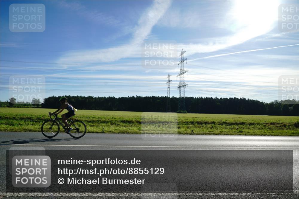 07.09.2025 - 19. Norderstedt Triathlon Michael Burmester http://msf.ph/oto/8855129 07.09.2025 09:38:05 Radfahren 594, 600, 604 meine-sportfotos.de