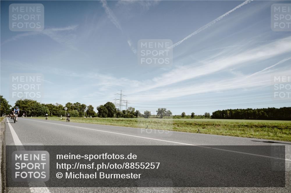 07.09.2025 - 19. Norderstedt Triathlon Michael Burmester http://msf.ph/oto/8855257 07.09.2025 12:05:53 Radfahren 213, 717, 741 meine-sportfotos.de