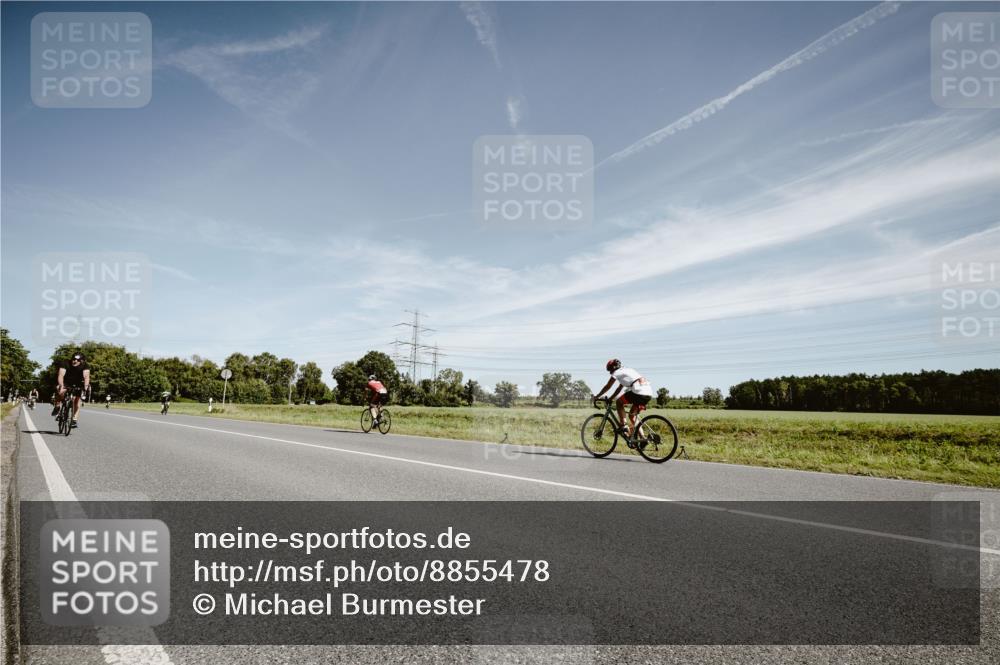 07.09.2025 - 19. Norderstedt Triathlon Michael Burmester http://msf.ph/oto/8855478 07.09.2025 12:08:18 Radfahren 218, 1397 meine-sportfotos.de