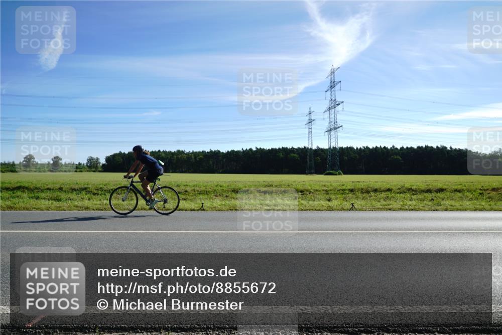 07.09.2025 - 19. Norderstedt Triathlon Michael Burmester http://msf.ph/oto/8855672 07.09.2025 10:35:44 Radfahren 654, 677 meine-sportfotos.de