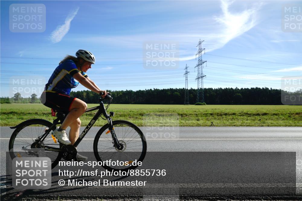 07.09.2025 - 19. Norderstedt Triathlon Michael Burmester http://msf.ph/oto/8855736 07.09.2025 10:37:51 Radfahren 68, 86, 648, 667, 1112 meine-sportfotos.de