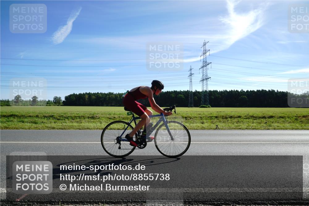 07.09.2025 - 19. Norderstedt Triathlon Michael Burmester http://msf.ph/oto/8855738 07.09.2025 10:37:54 Radfahren 68, 86, 648, 1112 meine-sportfotos.de