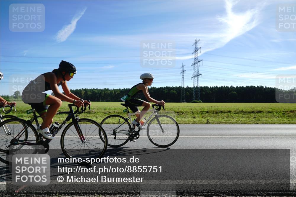 07.09.2025 - 19. Norderstedt Triathlon Michael Burmester http://msf.ph/oto/8855751 07.09.2025 10:38:22 Radfahren 112, 672, 690 meine-sportfotos.de