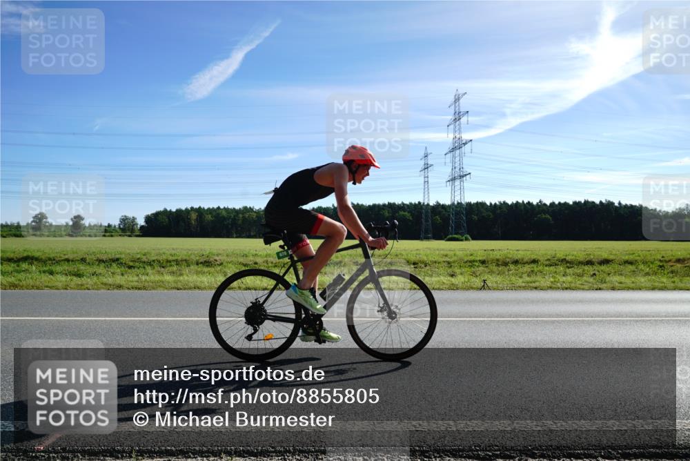 07.09.2025 - 19. Norderstedt Triathlon Michael Burmester http://msf.ph/oto/8855805 07.09.2025 10:40:18 Radfahren 64, 637, 678 meine-sportfotos.de