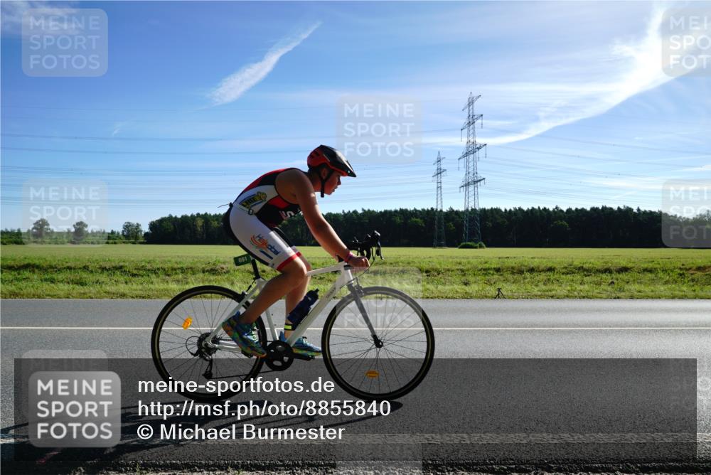 07.09.2025 - 19. Norderstedt Triathlon Michael Burmester http://msf.ph/oto/8855840 07.09.2025 10:41:05 Radfahren 57, 70, 691 meine-sportfotos.de