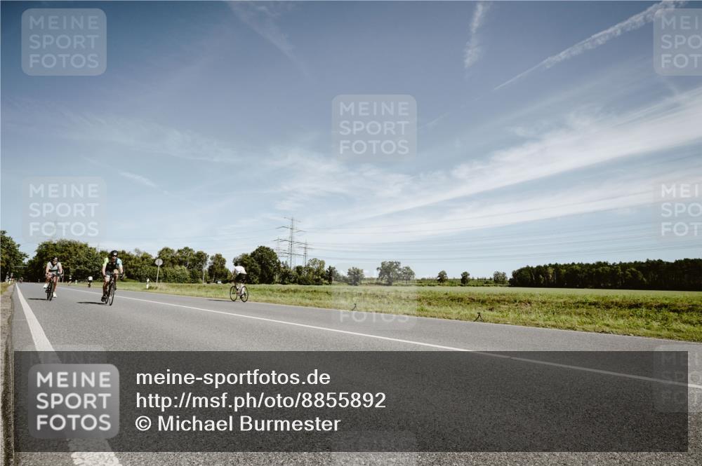 07.09.2025 - 19. Norderstedt Triathlon Michael Burmester http://msf.ph/oto/8855892 07.09.2025 12:12:16 Radfahren 248, 261 meine-sportfotos.de