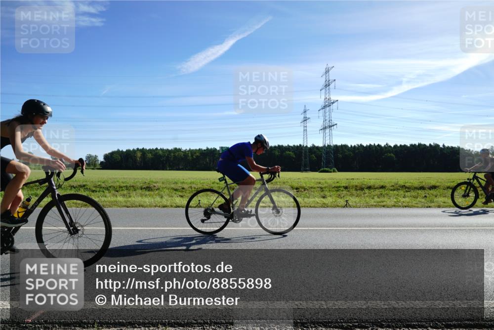 07.09.2025 - 19. Norderstedt Triathlon Michael Burmester http://msf.ph/oto/8855898 07.09.2025 10:42:49 Radfahren 639, 665, 681 meine-sportfotos.de