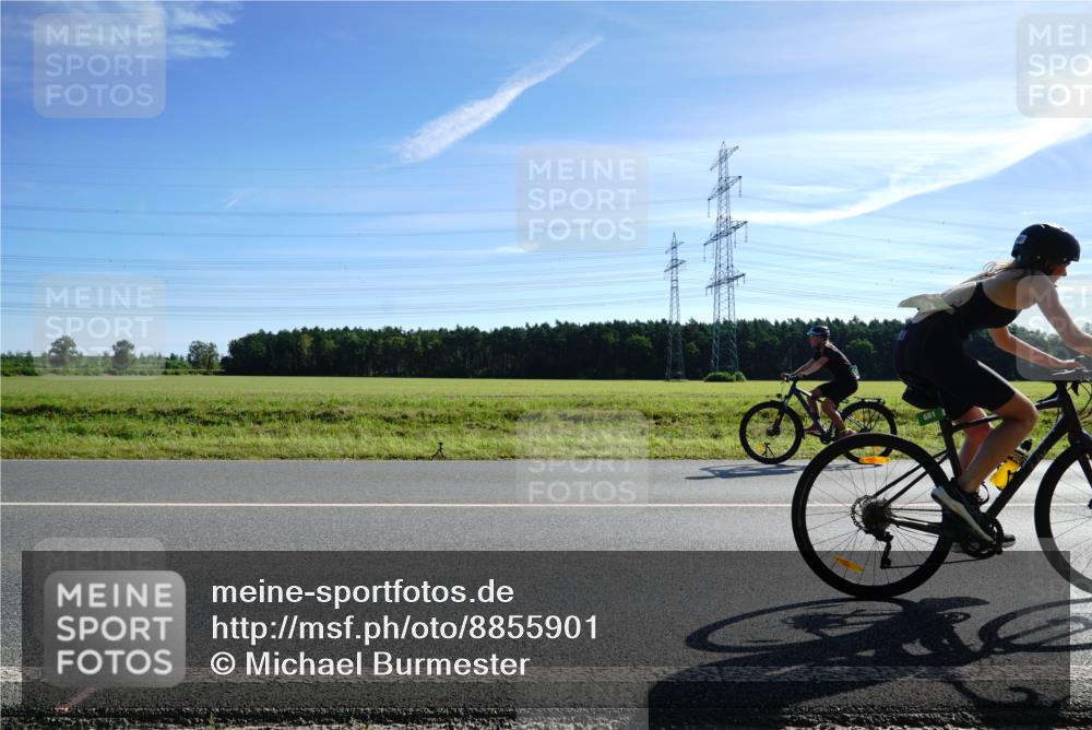 07.09.2025 - 19. Norderstedt Triathlon Michael Burmester http://msf.ph/oto/8855901 07.09.2025 10:42:50 Radfahren 639, 665, 681 meine-sportfotos.de