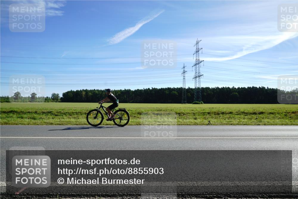 07.09.2025 - 19. Norderstedt Triathlon Michael Burmester http://msf.ph/oto/8855903 07.09.2025 10:42:51 Radfahren 639, 665, 681 meine-sportfotos.de