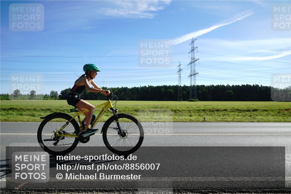 07.09.2025 - 19. Norderstedt Triathlon Michael Burmester http://msf.ph/oto/8856007 07.09.2025 10:48:44 Radfahren 78 meine-sportfotos.de